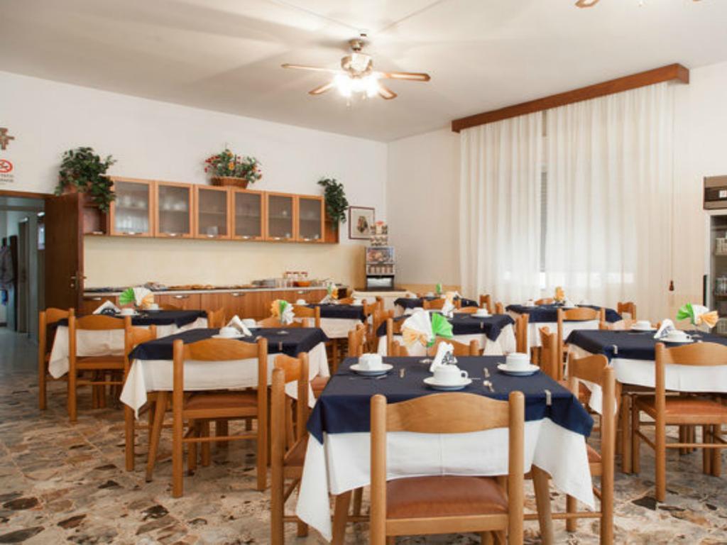 Hotel Ronconi Rimini Exterior photo