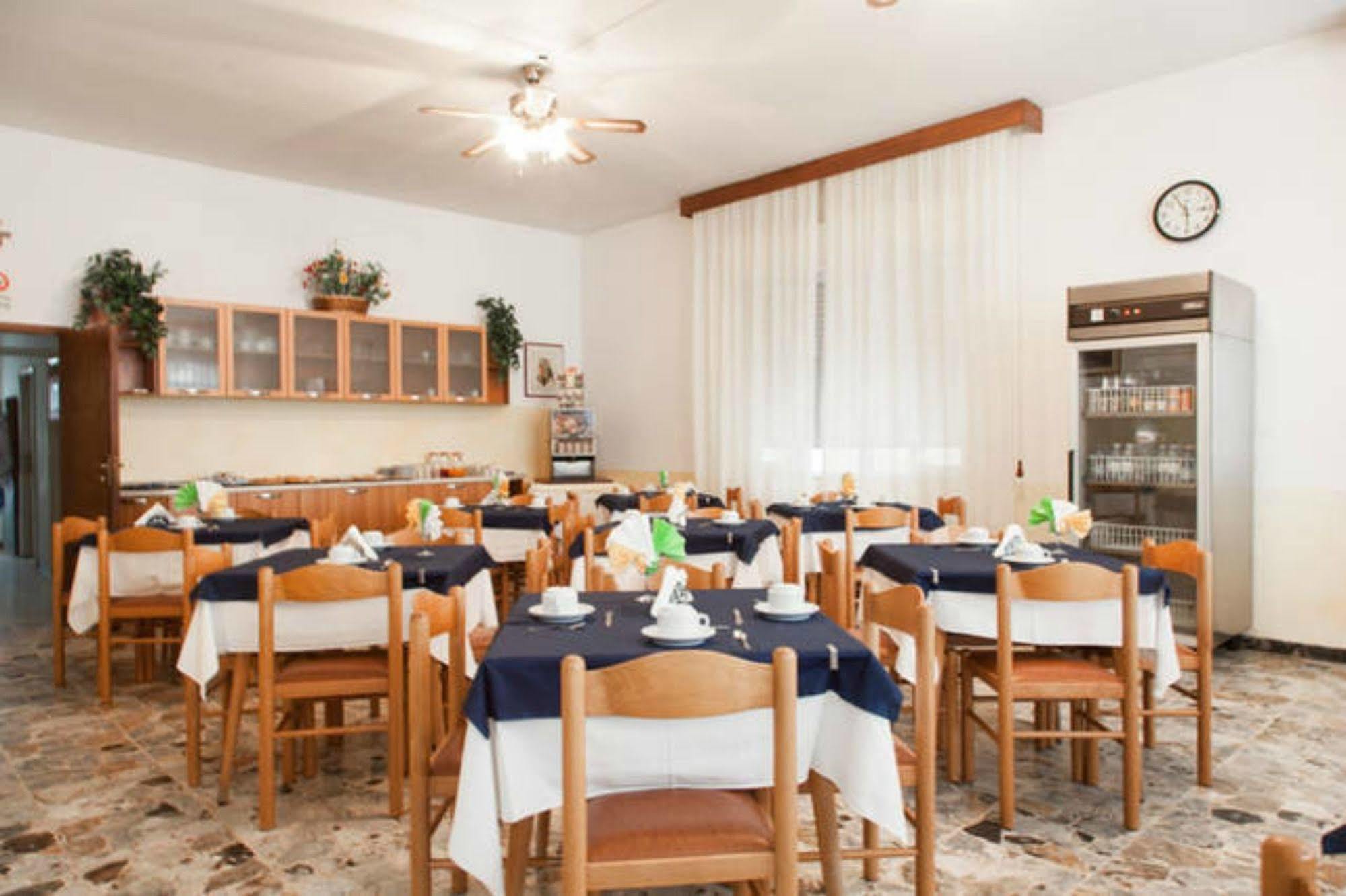 Hotel Ronconi Rimini Exterior photo