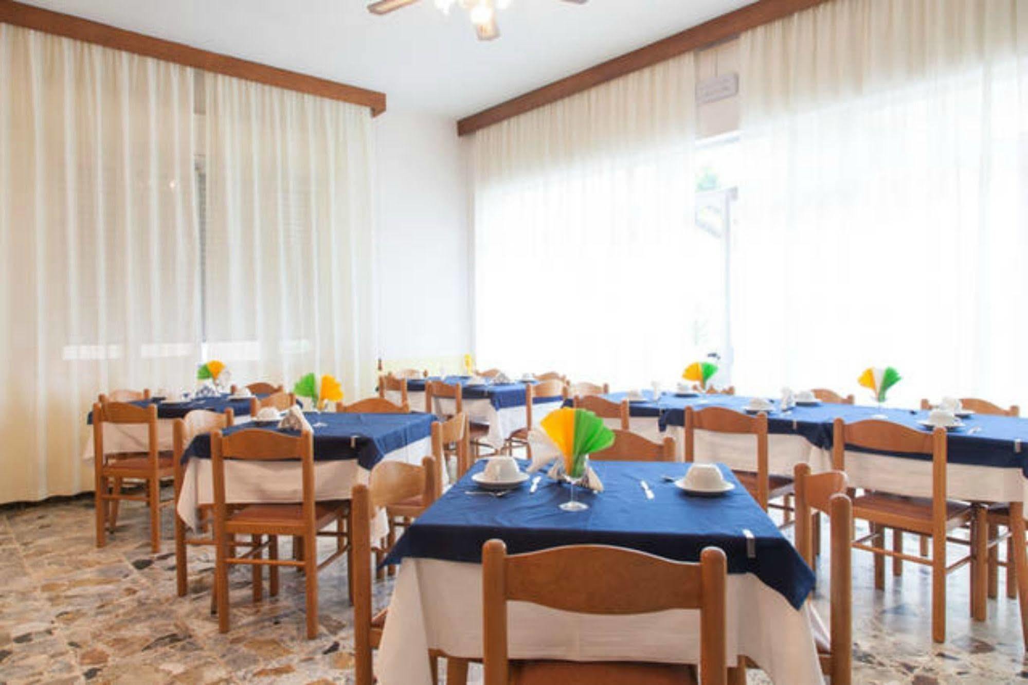 Hotel Ronconi Rimini Exterior photo